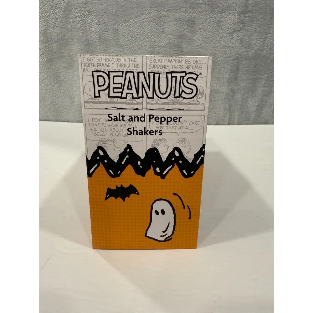 Peanuts Snoopy Woodstock Halloween Salt & Pepper Shaker Set New Ceramic Doghouse